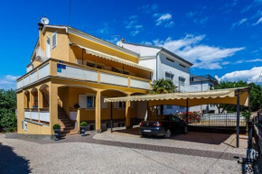 Apartments and rooms with parking space Malinska, Krk - 18193